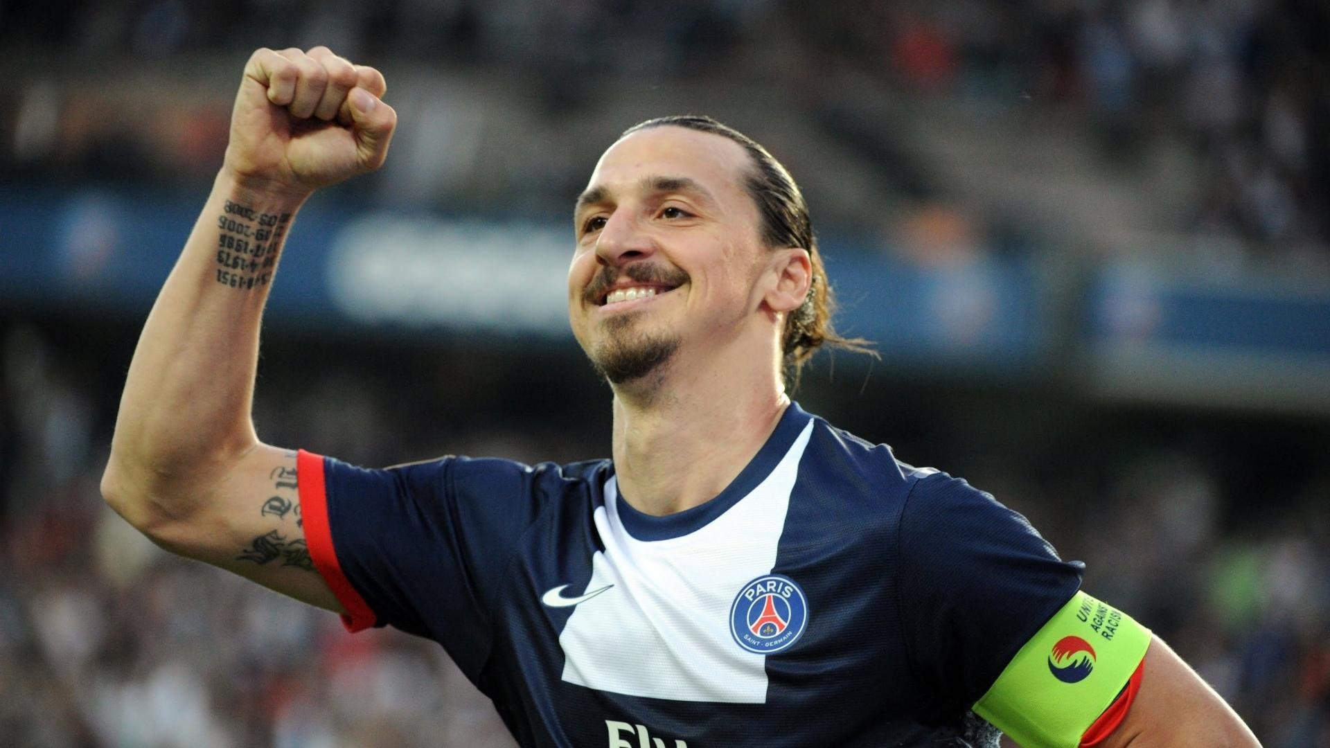 国家队锋线位置竞争激烈多名年轻球员表现积极，国家队前锋怎么了