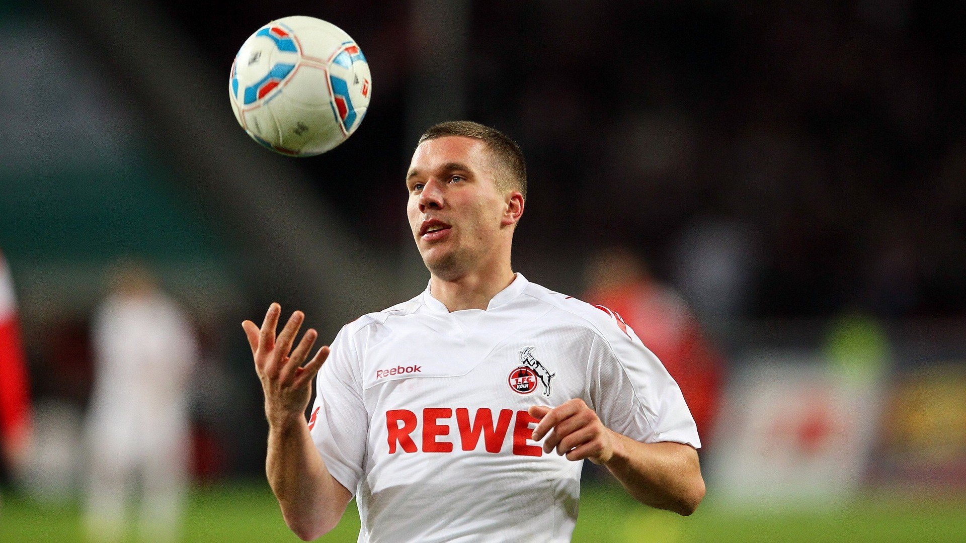 九游娱乐-意甲速度突破：瞬间突破引爆全场！，意甲速度最快的球员