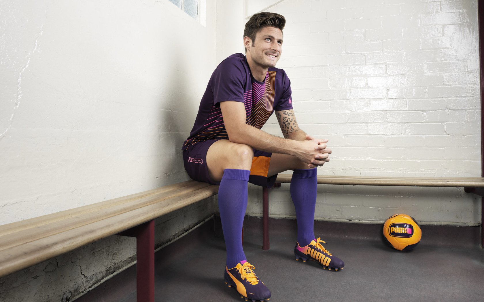 荷兰男队水球传接节奏清晰，荷兰男子三人篮球